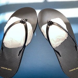 Tory Burch flat form flip flop